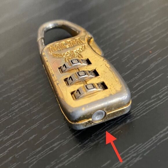 MCM Gold Tone Lock 000 - Picture 6 of 6